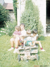 Marc et enfants sur un chariot